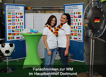 Fanschminken zur WM im Hauptbahnhof Dortmund Fanschminken zur WM im Hauptbahnhof Dortmund